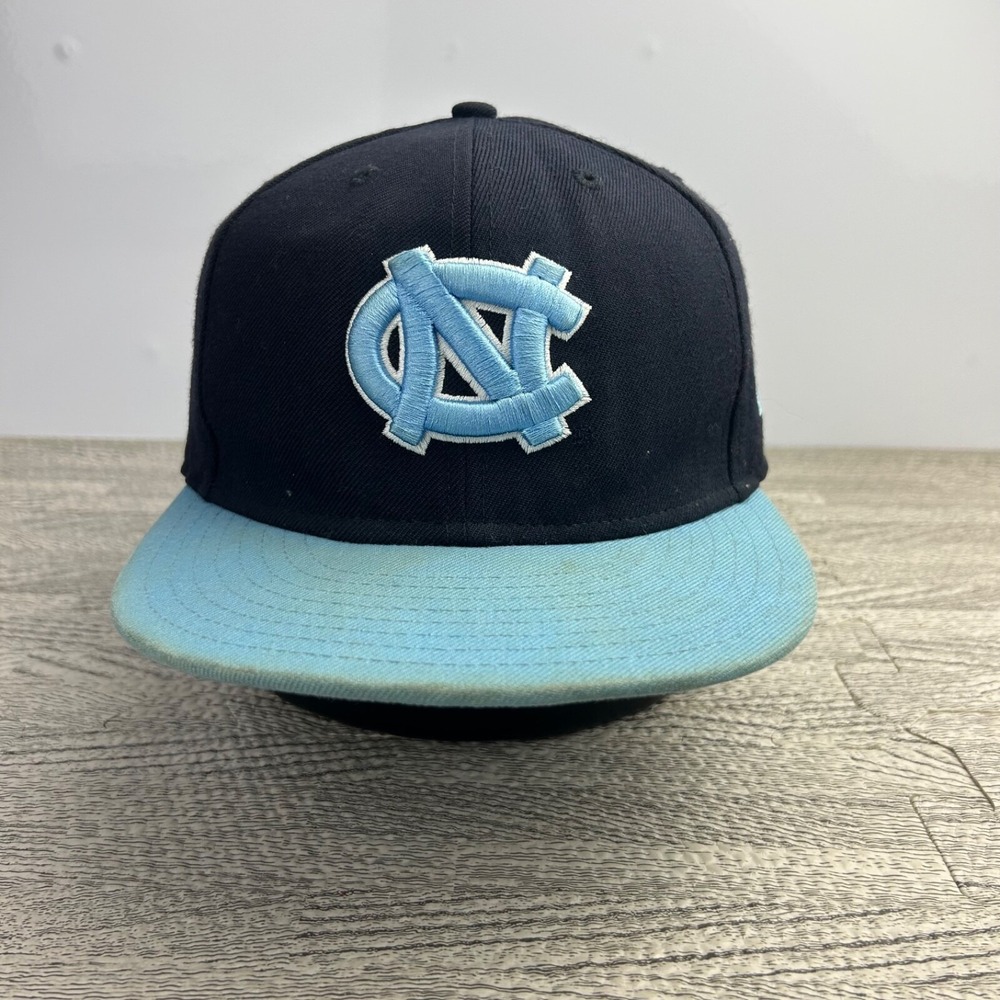 New Era North Carolina Hat Cap Fitted‎ Size 7 5/8 Navy Blue NCAA College Adult